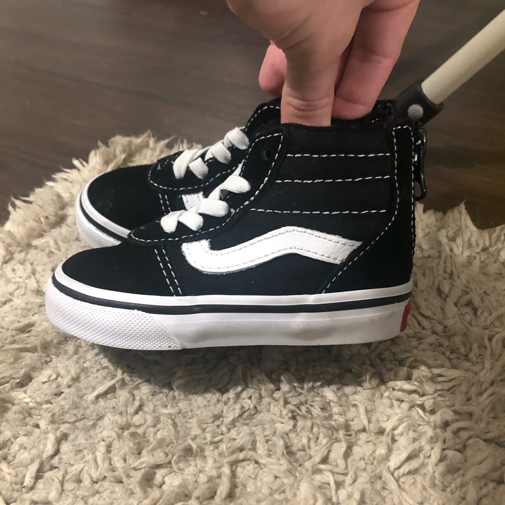 Vans high top toddler 5c LIKE NEW